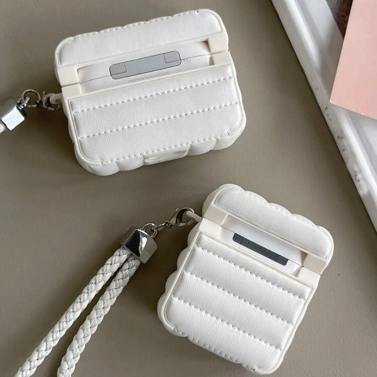 AirPods case | "Marie"